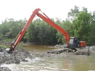 Плавающий экскаватор Hitachi ZX200 RIVER