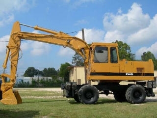  Колесный экскаватор Caterpillar 214B