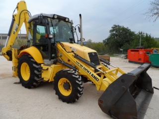  Экскаватор-погрузчик New Holland B110