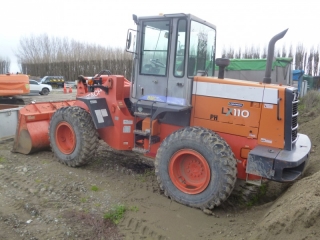  Фронтальный погрузчик Hitachi LX110